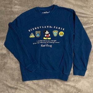 Disneyland Paris navy blue crewneck sweatshirt (brand: Disneyland Paris, size M)